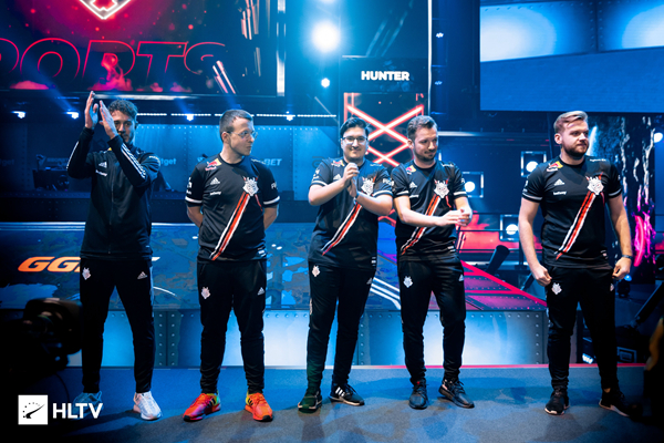 能在后腰与 能在后腰与